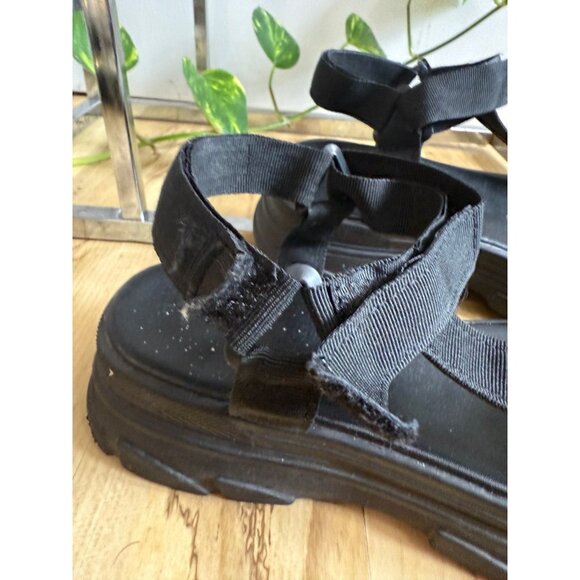 Women’s size 8 black sandal strap shoes - Picture 4 of 10